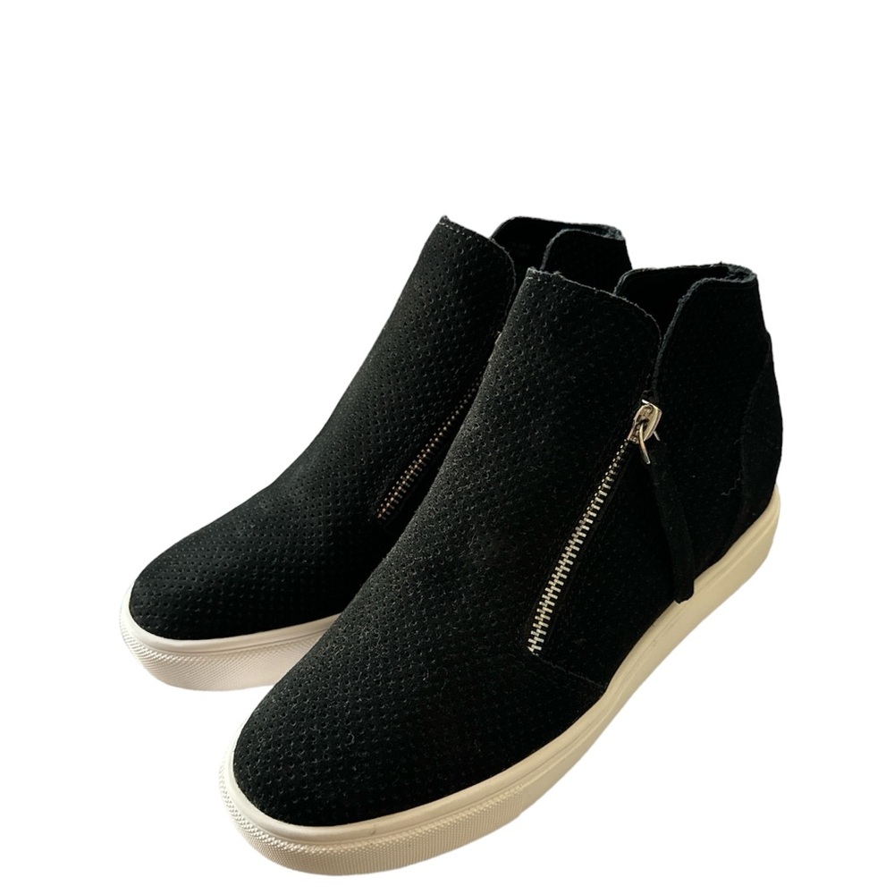 Steve Madden Caliber Black Suede